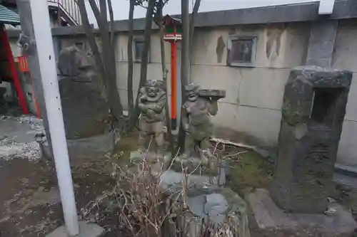 吉原神社の像