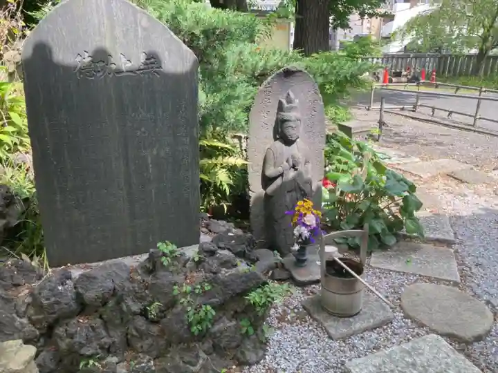 澤蔵司稲荷(慈眼院)の仏像