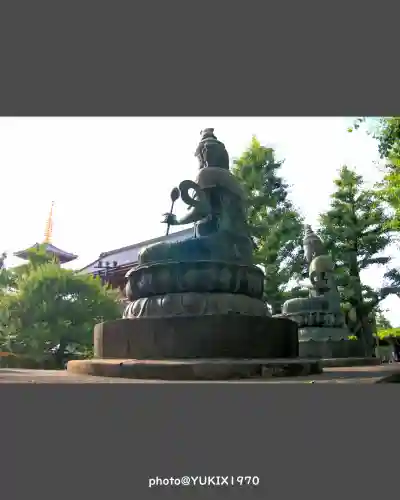 浅草神社の仏像