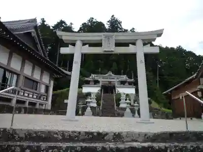 春日神社 (西田原)の鳥居