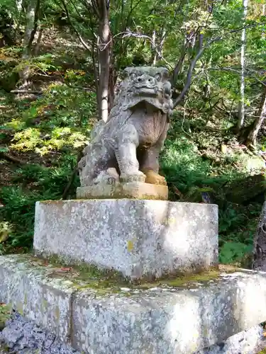 大雪山層雲峡神社の狛犬