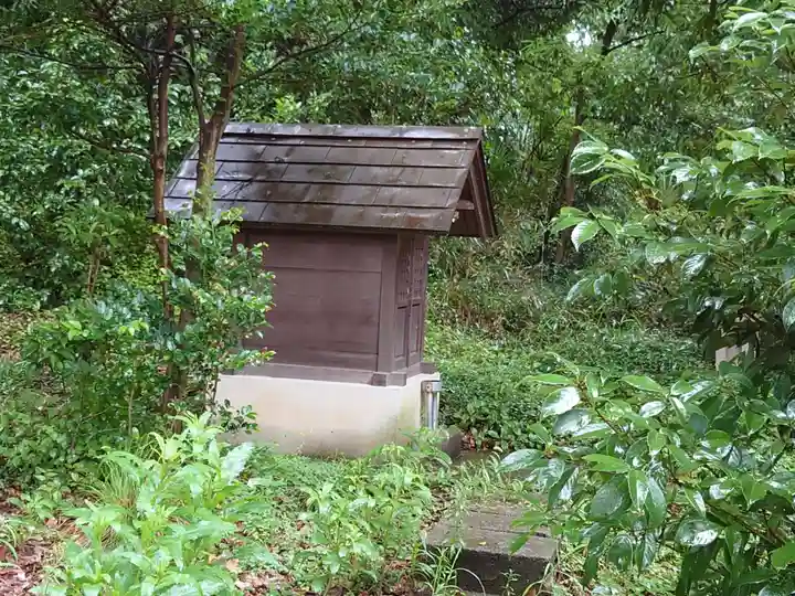 鳩峯八幡神社の末社・摂社