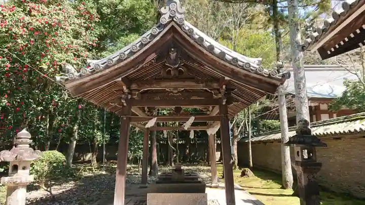 多田神社の手水舎