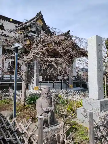 妙隆寺の像