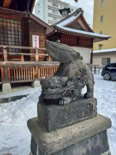 北海道神宮頓宮の狛犬
