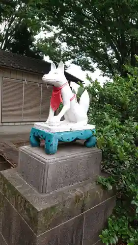 東本庄稲荷神社の狛犬