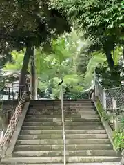 中目黒八幡神社の建物その他