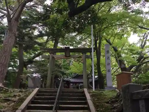 猿丸神社の鳥居