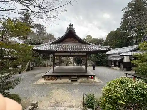 石座神社の{uncategorized: "未分類", other: "その他", undefined: "問題あり", building: "その他建物", grave: "お墓", sacred_gate: "鳥居", guardian: "狛犬", statue: "像", buddha: "仏像", history: "歴史", nature: "自然", garden: "庭園", animal: "動物", pagoda: "塔", temizu: "手水舎", mountain_gate: "山門・神門", sanctuary: "本殿・本堂", subordinate: "末社・摂社", art: "芸術", scenery: "景色", jizo: "地蔵", ema: "絵馬", goshuin: "御朱印", omikuji: "おみくじ", items: "授与品その他", amulet: "お守り", goshuincho: "御朱印帳", eats: "食事", festival: "お祭り", votive_dance: "神楽", shichigosan: "七五三参", wedding: "結婚式", experience: "体験その他", initially: "初詣", around: "周辺", anti_infection: "感染症対策"}
