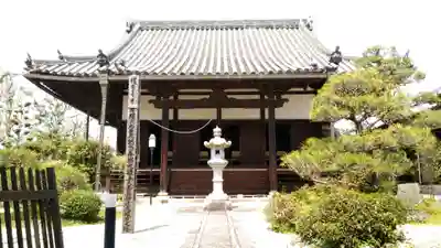 平隆寺の本殿・本堂