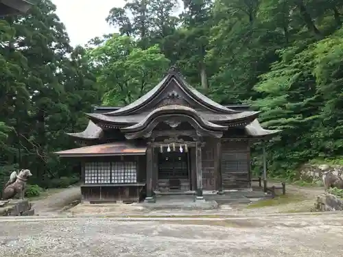 下山神社の本殿