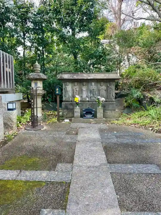 蓮勝寺の{uncategorized: "未分類", other: "その他", undefined: "問題あり", building: "その他建物", grave: "お墓", sacred_gate: "鳥居", guardian: "狛犬", statue: "像", buddha: "仏像", history: "歴史", nature: "自然", garden: "庭園", animal: "動物", pagoda: "塔", temizu: "手水舎", mountain_gate: "山門・神門", sanctuary: "本殿・本堂", subordinate: "末社・摂社", art: "芸術", scenery: "景色", jizo: "地蔵", ema: "絵馬", goshuin: "御朱印", omikuji: "おみくじ", items: "授与品その他", amulet: "お守り", goshuincho: "御朱印帳", eats: "食事", festival: "お祭り", votive_dance: "神楽", shichigosan: "七五三参", wedding: "結婚式", experience: "体験その他", initially: "初詣", around: "周辺", anti_infection: "感染症対策"}