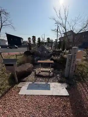 万九千社の{uncategorized: "未分類", other: "その他", undefined: "問題あり", building: "その他建物", grave: "お墓", sacred_gate: "鳥居", guardian: "狛犬", statue: "像", buddha: "仏像", history: "歴史", nature: "自然", garden: "庭園", animal: "動物", pagoda: "塔", temizu: "手水舎", mountain_gate: "山門・神門", sanctuary: "本殿・本堂", subordinate: "末社・摂社", art: "芸術", scenery: "景色", jizo: "地蔵", ema: "絵馬", goshuin: "御朱印", omikuji: "おみくじ", items: "授与品その他", amulet: "お守り", goshuincho: "御朱印帳", eats: "食事", festival: "お祭り", votive_dance: "神楽", shichigosan: "七五三参", wedding: "結婚式", experience: "体験その他", initially: "初詣", around: "周辺", anti_infection: "感染症対策"}