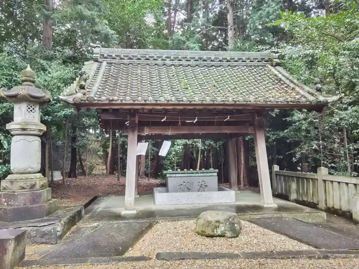 八柱神社の手水舎