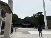 出雲大社神楽殿の{uncategorized: "未分類", other: "その他", undefined: "問題あり", building: "その他建物", grave: "お墓", sacred_gate: "鳥居", guardian: "狛犬", statue: "像", buddha: "仏像", history: "歴史", nature: "自然", garden: "庭園", animal: "動物", pagoda: "塔", temizu: "手水舎", mountain_gate: "山門・神門", sanctuary: "本殿・本堂", subordinate: "末社・摂社", art: "芸術", scenery: "景色", jizo: "地蔵", ema: "絵馬", goshuin: "御朱印", omikuji: "おみくじ", items: "授与品その他", amulet: "お守り", goshuincho: "御朱印帳", eats: "食事", festival: "お祭り", votive_dance: "神楽", shichigosan: "七五三参", wedding: "結婚式", experience: "体験その他", initially: "初詣", around: "周辺", anti_infection: "感染症対策"}