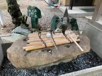 神明社（廿軒家）の手水舎