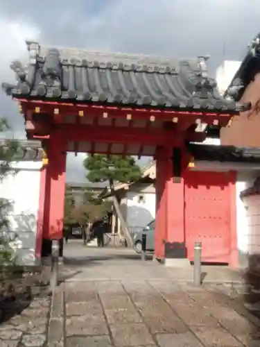 六道珍皇寺の山門