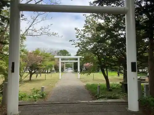 留萌神社の{uncategorized: "未分類", other: "その他", undefined: "問題あり", building: "その他建物", grave: "お墓", sacred_gate: "鳥居", guardian: "狛犬", statue: "像", buddha: "仏像", history: "歴史", nature: "自然", garden: "庭園", animal: "動物", pagoda: "塔", temizu: "手水舎", mountain_gate: "山門・神門", sanctuary: "本殿・本堂", subordinate: "末社・摂社", art: "芸術", scenery: "景色", jizo: "地蔵", ema: "絵馬", goshuin: "御朱印", omikuji: "おみくじ", items: "授与品その他", amulet: "お守り", goshuincho: "御朱印帳", eats: "食事", festival: "お祭り", votive_dance: "神楽", shichigosan: "七五三参", wedding: "結婚式", experience: "体験その他", initially: "初詣", around: "周辺", anti_infection: "感染症対策"}