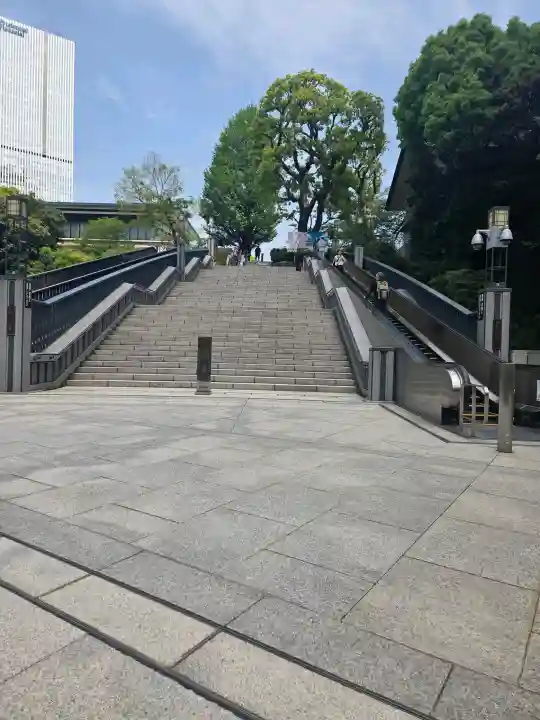 日枝神社の{uncategorized: "未分類", other: "その他", undefined: "問題あり", building: "その他建物", grave: "お墓", sacred_gate: "鳥居", guardian: "狛犬", statue: "像", buddha: "仏像", history: "歴史", nature: "自然", garden: "庭園", animal: "動物", pagoda: "塔", temizu: "手水舎", mountain_gate: "山門・神門", sanctuary: "本殿・本堂", subordinate: "末社・摂社", art: "芸術", scenery: "景色", jizo: "地蔵", ema: "絵馬", goshuin: "御朱印", omikuji: "おみくじ", items: "授与品その他", amulet: "お守り", goshuincho: "御朱印帳", eats: "食事", festival: "お祭り", votive_dance: "神楽", shichigosan: "七五三参", wedding: "結婚式", experience: "体験その他", initially: "初詣", around: "周辺", anti_infection: "感染症対策"}