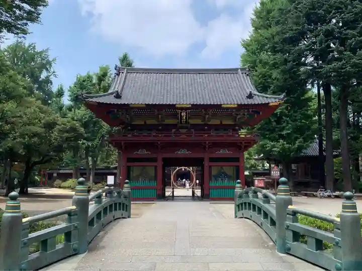 根津神社の山門・神門
