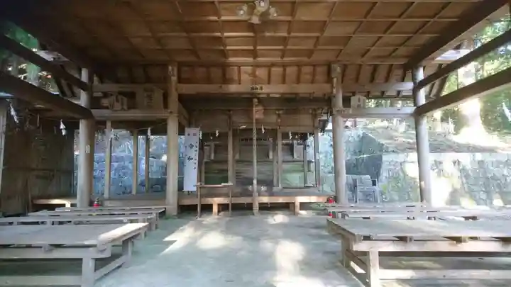 恵那神社の本殿・本堂