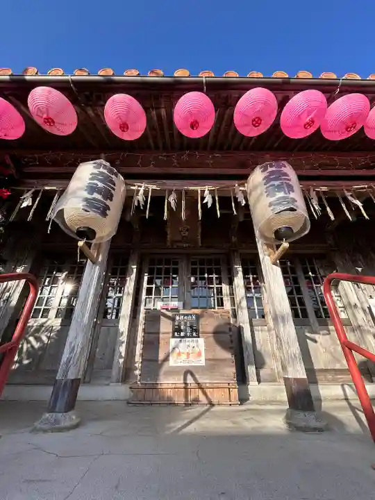 沖宮の本殿・本堂