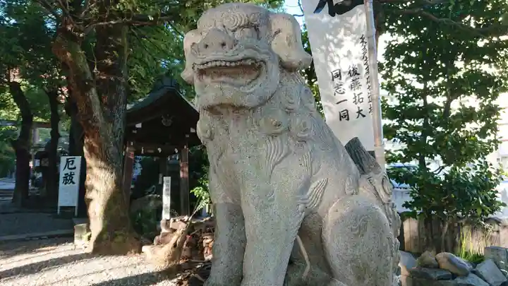 洲嵜神社の狛犬
