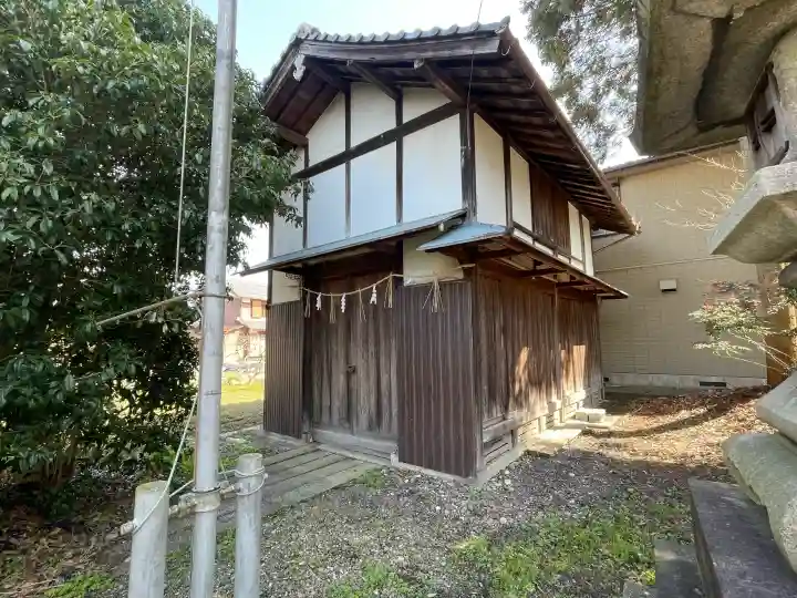 春日神社(飯)の{uncategorized: "未分類", other: "その他", undefined: "問題あり", building: "その他建物", grave: "お墓", sacred_gate: "鳥居", guardian: "狛犬", statue: "像", buddha: "仏像", history: "歴史", nature: "自然", garden: "庭園", animal: "動物", pagoda: "塔", temizu: "手水舎", mountain_gate: "山門・神門", sanctuary: "本殿・本堂", subordinate: "末社・摂社", art: "芸術", scenery: "景色", jizo: "地蔵", ema: "絵馬", goshuin: "御朱印", omikuji: "おみくじ", items: "授与品その他", amulet: "お守り", goshuincho: "御朱印帳", eats: "食事", festival: "お祭り", votive_dance: "神楽", shichigosan: "七五三参", wedding: "結婚式", experience: "体験その他", initially: "初詣", around: "周辺", anti_infection: "感染症対策"}