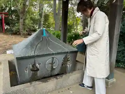 千束八幡神社の{uncategorized: "未分類", other: "その他", undefined: "問題あり", building: "その他建物", grave: "お墓", sacred_gate: "鳥居", guardian: "狛犬", statue: "像", buddha: "仏像", history: "歴史", nature: "自然", garden: "庭園", animal: "動物", pagoda: "塔", temizu: "手水舎", mountain_gate: "山門・神門", sanctuary: "本殿・本堂", subordinate: "末社・摂社", art: "芸術", scenery: "景色", jizo: "地蔵", ema: "絵馬", goshuin: "御朱印", omikuji: "おみくじ", items: "授与品その他", amulet: "お守り", goshuincho: "御朱印帳", eats: "食事", festival: "お祭り", votive_dance: "神楽", shichigosan: "七五三参", wedding: "結婚式", experience: "体験その他", initially: "初詣", around: "周辺", anti_infection: "感染症対策"}