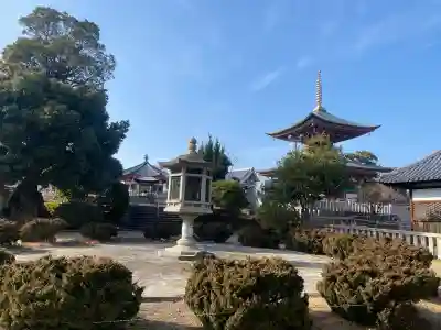 久米田寺の{uncategorized: "未分類", other: "その他", undefined: "問題あり", building: "その他建物", grave: "お墓", sacred_gate: "鳥居", guardian: "狛犬", statue: "像", buddha: "仏像", history: "歴史", nature: "自然", garden: "庭園", animal: "動物", pagoda: "塔", temizu: "手水舎", mountain_gate: "山門・神門", sanctuary: "本殿・本堂", subordinate: "末社・摂社", art: "芸術", scenery: "景色", jizo: "地蔵", ema: "絵馬", goshuin: "御朱印", omikuji: "おみくじ", items: "授与品その他", amulet: "お守り", goshuincho: "御朱印帳", eats: "食事", festival: "お祭り", votive_dance: "神楽", shichigosan: "七五三参", wedding: "結婚式", experience: "体験その他", initially: "初詣", around: "周辺", anti_infection: "感染症対策"}