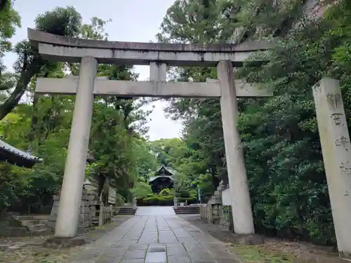 岡崎神社の鳥居