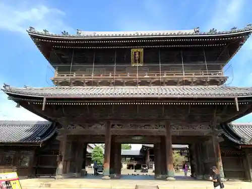 大通寺（長浜御坊）の山門