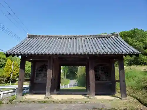 如意寺の山門