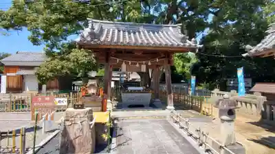 冠纓神社の手水舎