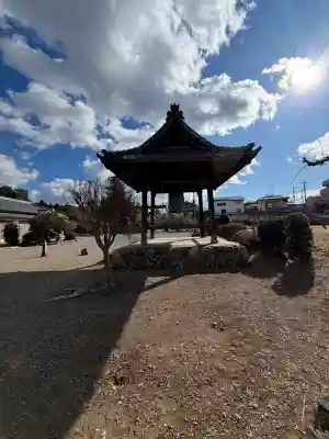 勝音寺の{uncategorized: "未分類", other: "その他", undefined: "問題あり", building: "その他建物", grave: "お墓", sacred_gate: "鳥居", guardian: "狛犬", statue: "像", buddha: "仏像", history: "歴史", nature: "自然", garden: "庭園", animal: "動物", pagoda: "塔", temizu: "手水舎", mountain_gate: "山門・神門", sanctuary: "本殿・本堂", subordinate: "末社・摂社", art: "芸術", scenery: "景色", jizo: "地蔵", ema: "絵馬", goshuin: "御朱印", omikuji: "おみくじ", items: "授与品その他", amulet: "お守り", goshuincho: "御朱印帳", eats: "食事", festival: "お祭り", votive_dance: "神楽", shichigosan: "七五三参", wedding: "結婚式", experience: "体験その他", initially: "初詣", around: "周辺", anti_infection: "感染症対策"}