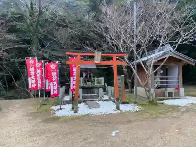 賀集八幡神社の{uncategorized: "未分類", other: "その他", undefined: "問題あり", building: "その他建物", grave: "お墓", sacred_gate: "鳥居", guardian: "狛犬", statue: "像", buddha: "仏像", history: "歴史", nature: "自然", garden: "庭園", animal: "動物", pagoda: "塔", temizu: "手水舎", mountain_gate: "山門・神門", sanctuary: "本殿・本堂", subordinate: "末社・摂社", art: "芸術", scenery: "景色", jizo: "地蔵", ema: "絵馬", goshuin: "御朱印", omikuji: "おみくじ", items: "授与品その他", amulet: "お守り", goshuincho: "御朱印帳", eats: "食事", festival: "お祭り", votive_dance: "神楽", shichigosan: "七五三参", wedding: "結婚式", experience: "体験その他", initially: "初詣", around: "周辺", anti_infection: "感染症対策"}