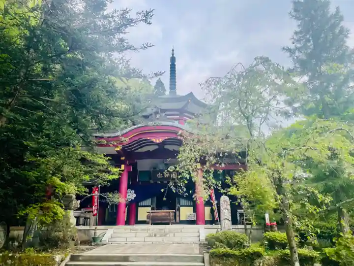 医王寺の本殿・本堂