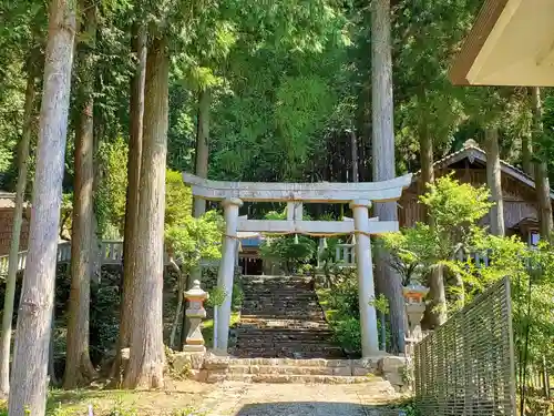 日間神社の鳥居