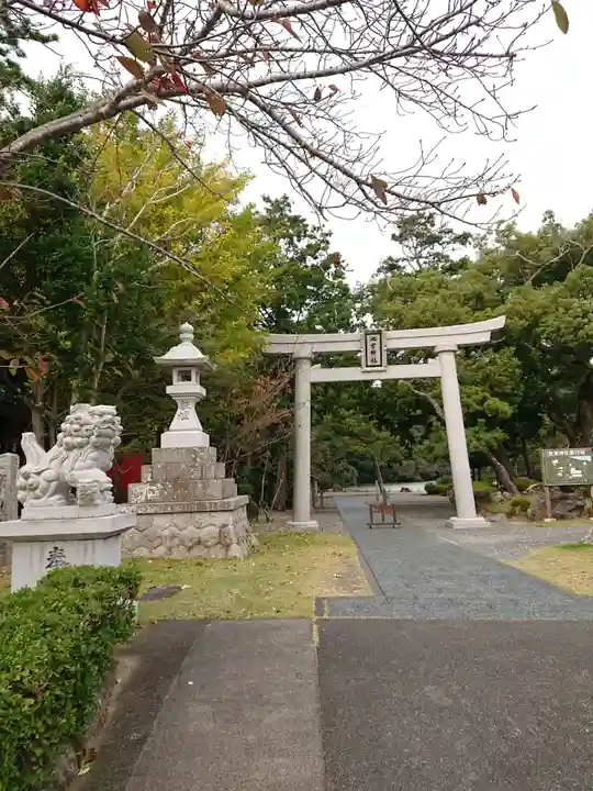 桜ヶ池池宮神社の鳥居