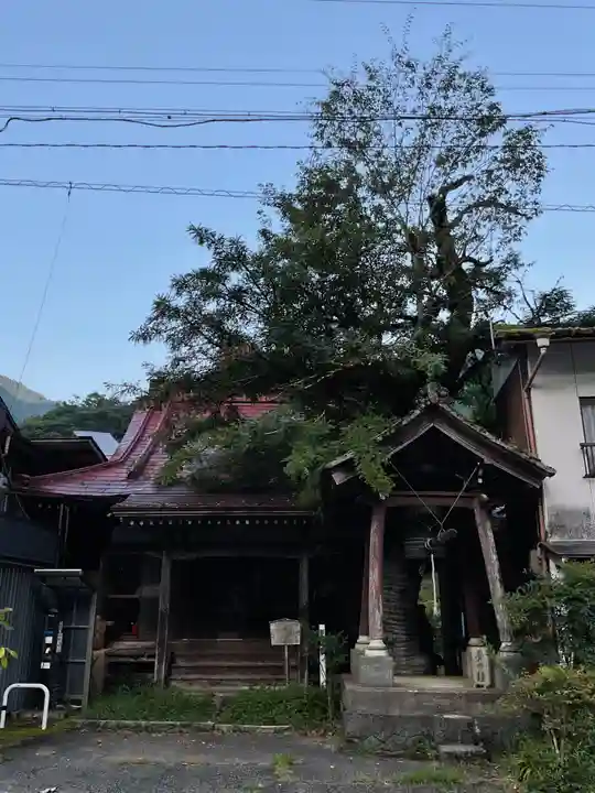 湯屋寺の本殿・本堂