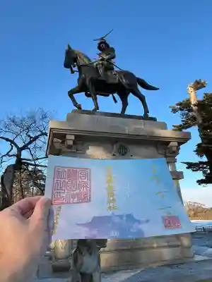 伊達政宗公の騎馬像前で