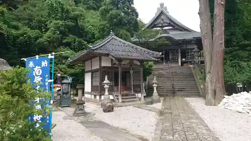 摩尼寺の建物その他