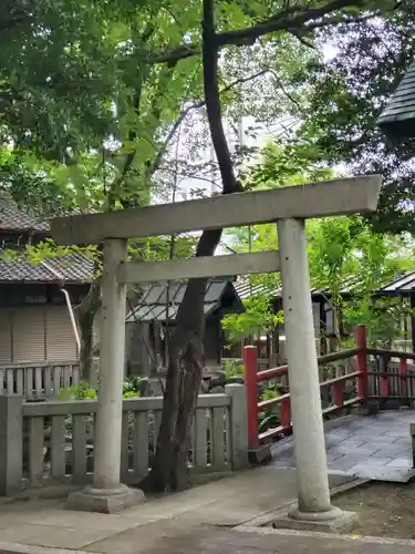 神明社の鳥居