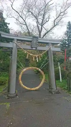 新山神社の鳥居