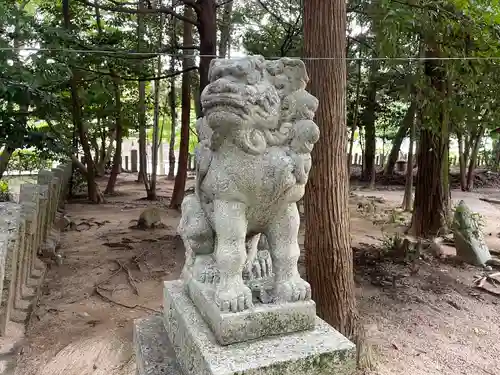 石積神社の狛犬