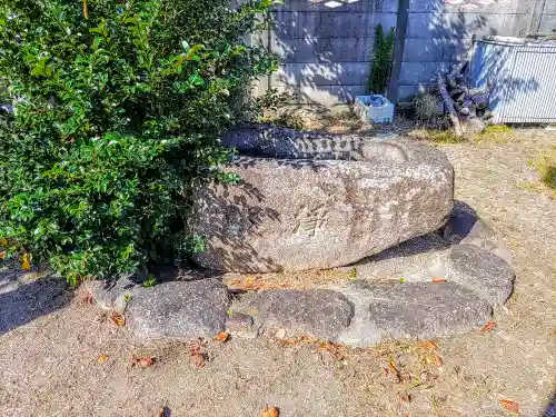 神明社の手水舎