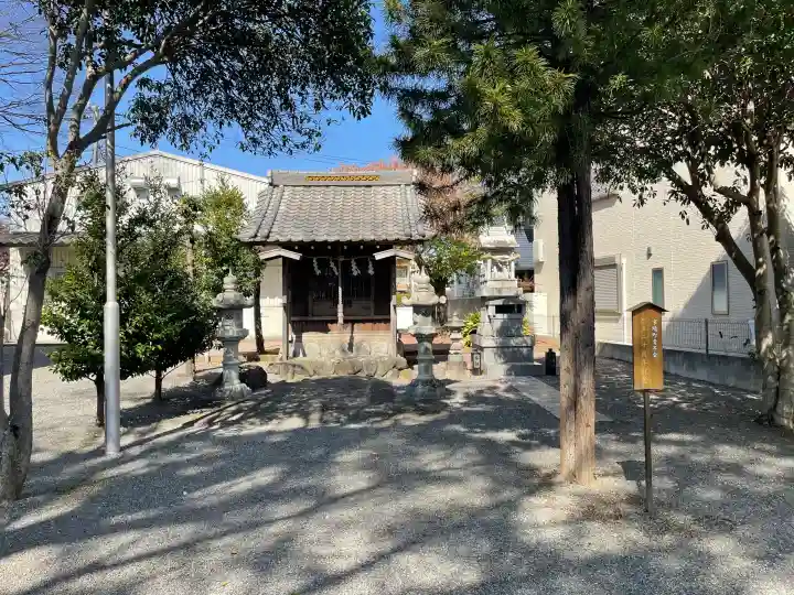 八幡神社の{uncategorized: "未分類", other: "その他", undefined: "問題あり", building: "その他建物", grave: "お墓", sacred_gate: "鳥居", guardian: "狛犬", statue: "像", buddha: "仏像", history: "歴史", nature: "自然", garden: "庭園", animal: "動物", pagoda: "塔", temizu: "手水舎", mountain_gate: "山門・神門", sanctuary: "本殿・本堂", subordinate: "末社・摂社", art: "芸術", scenery: "景色", jizo: "地蔵", ema: "絵馬", goshuin: "御朱印", omikuji: "おみくじ", items: "授与品その他", amulet: "お守り", goshuincho: "御朱印帳", eats: "食事", festival: "お祭り", votive_dance: "神楽", shichigosan: "七五三参", wedding: "結婚式", experience: "体験その他", initially: "初詣", around: "周辺", anti_infection: "感染症対策"}