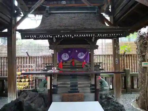 被官稲荷神社の本殿・本堂