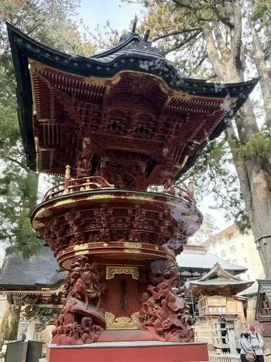 三峯神社の{uncategorized: "未分類", other: "その他", undefined: "問題あり", building: "その他建物", grave: "お墓", sacred_gate: "鳥居", guardian: "狛犬", statue: "像", buddha: "仏像", history: "歴史", nature: "自然", garden: "庭園", animal: "動物", pagoda: "塔", temizu: "手水舎", mountain_gate: "山門・神門", sanctuary: "本殿・本堂", subordinate: "末社・摂社", art: "芸術", scenery: "景色", jizo: "地蔵", ema: "絵馬", goshuin: "御朱印", omikuji: "おみくじ", items: "授与品その他", amulet: "お守り", goshuincho: "御朱印帳", eats: "食事", festival: "お祭り", votive_dance: "神楽", shichigosan: "七五三参", wedding: "結婚式", experience: "体験その他", initially: "初詣", around: "周辺", anti_infection: "感染症対策"}