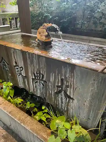 小野照崎神社の手水